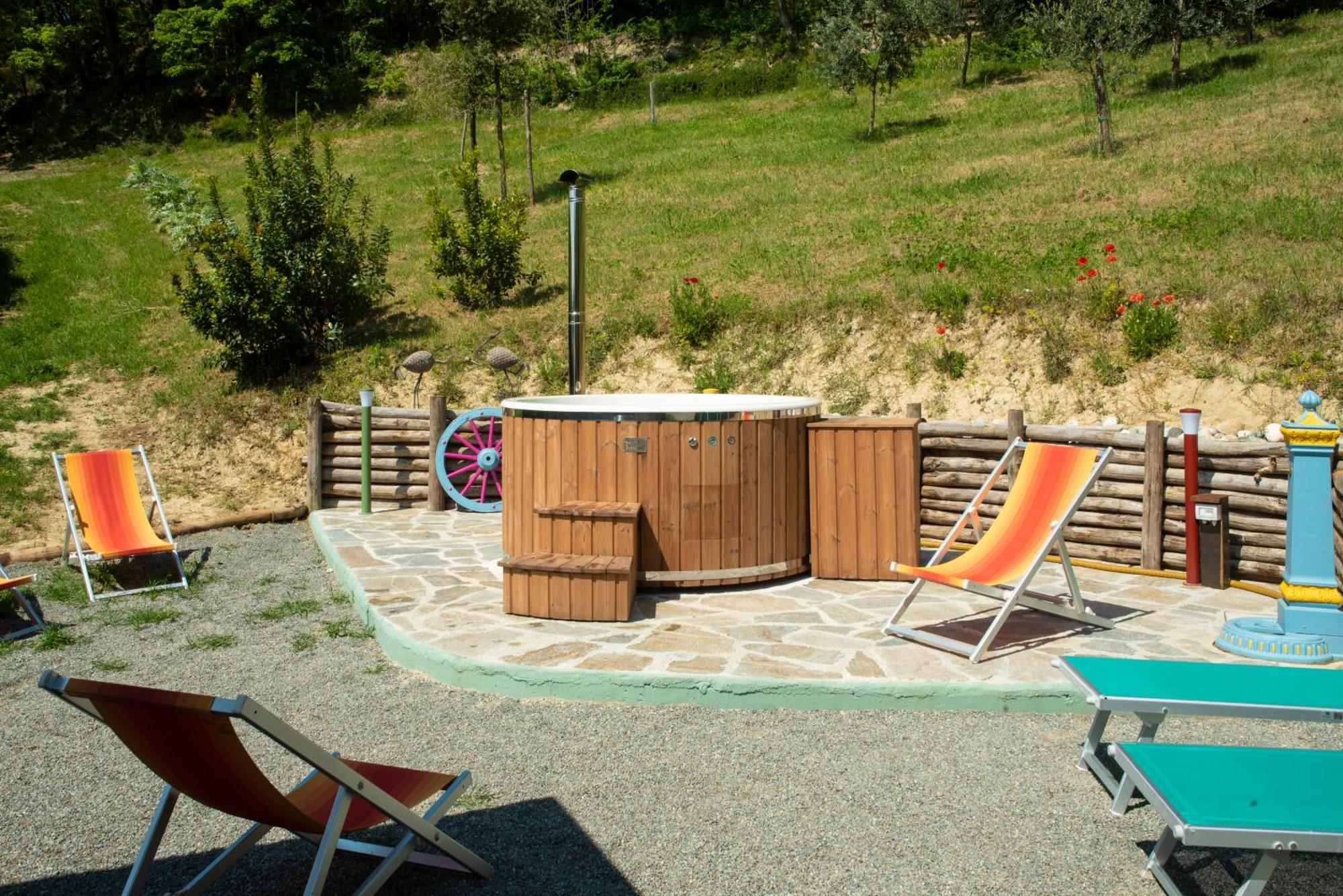 Agriturismo La Rovere - I Carrozzoni Gitani Cossano Belbo Exterior photo